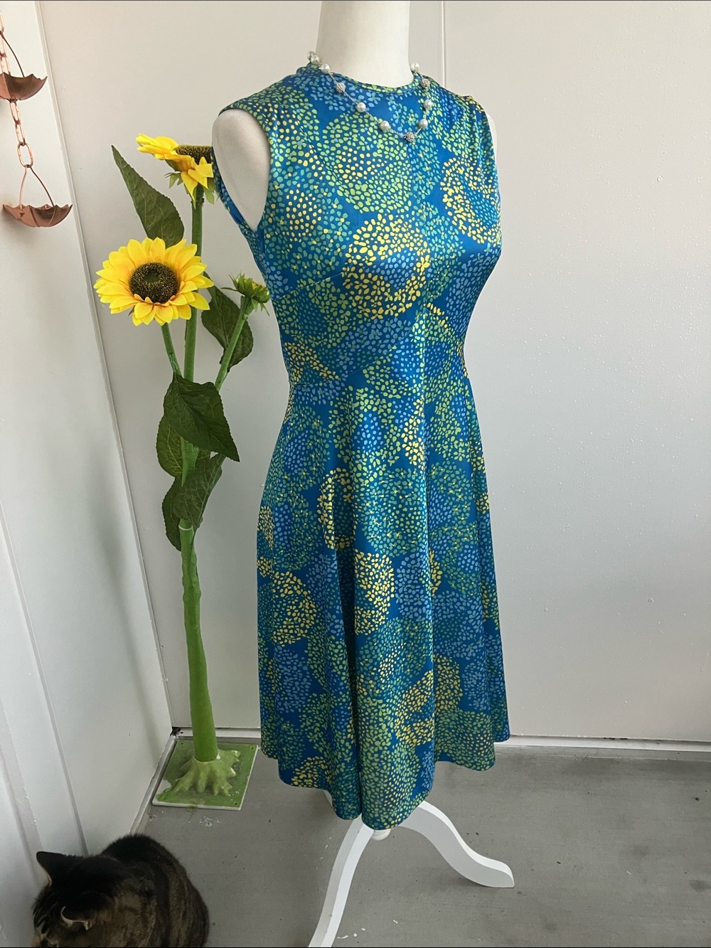 Vintage 60s 70s Blue, Green, & Yellow Floral Leaf Print Sleeveless Midi Dress